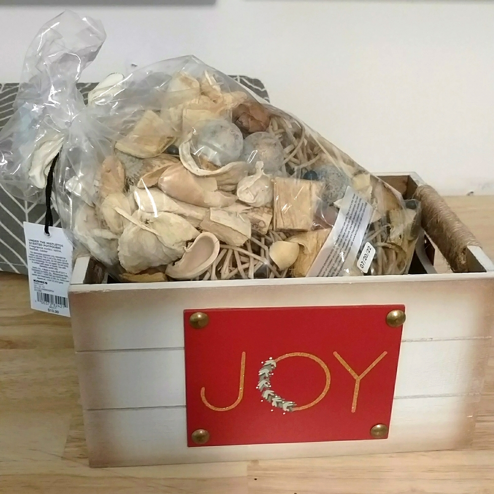 Kohls Small Wood crate with Potpourri